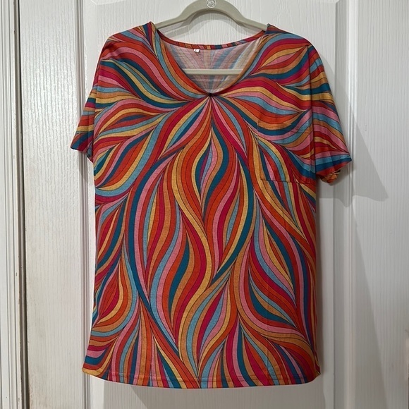 Size large, tie-dye, short sleeve, V-neck T-shirt - Picture 1 of 4